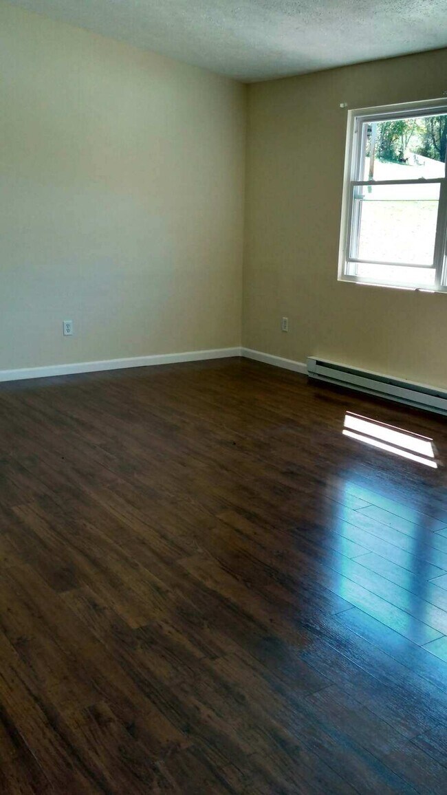 4018 Hillside Village, Fairmont, WV 26554 House Rental in Fairmont