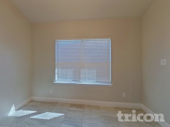 Foto del edificio - 1340 Beach Dr