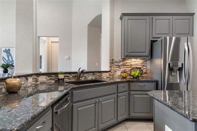 Building Photo - 5505 Lipan Apache Bend