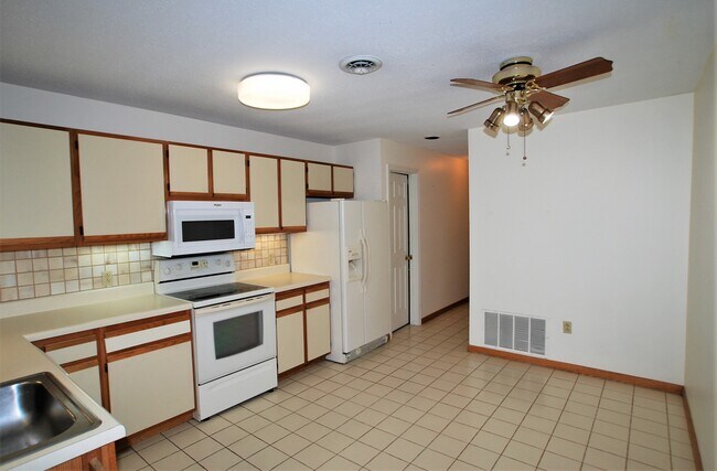Foto del edificio - 634 W 2nd St