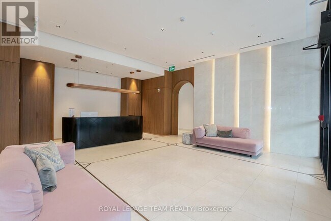 Photo du bâtiment - 560 Rideau St