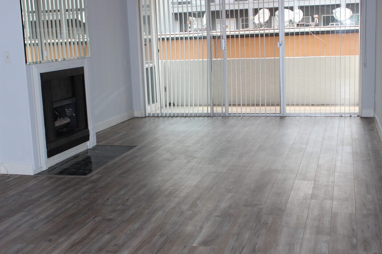 Living Room - 1122 6th St