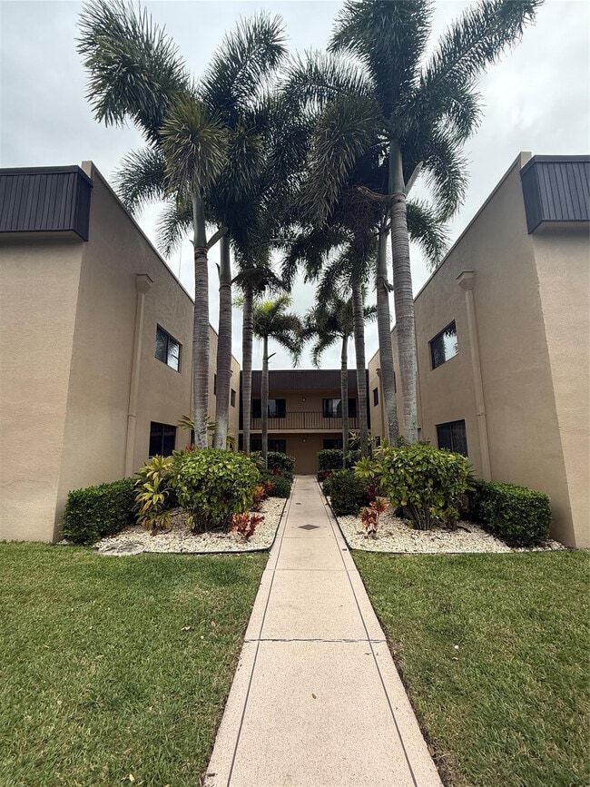 Building Photo - 15126 Ashland St