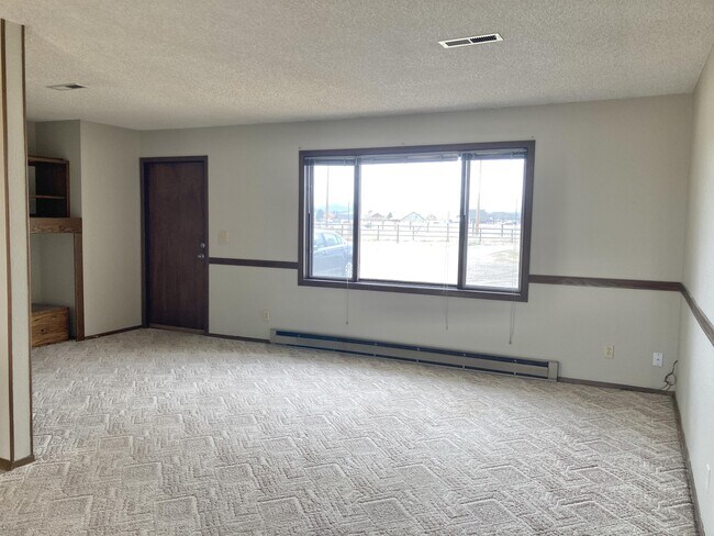 Foto del edificio - 3680 Valley Dr