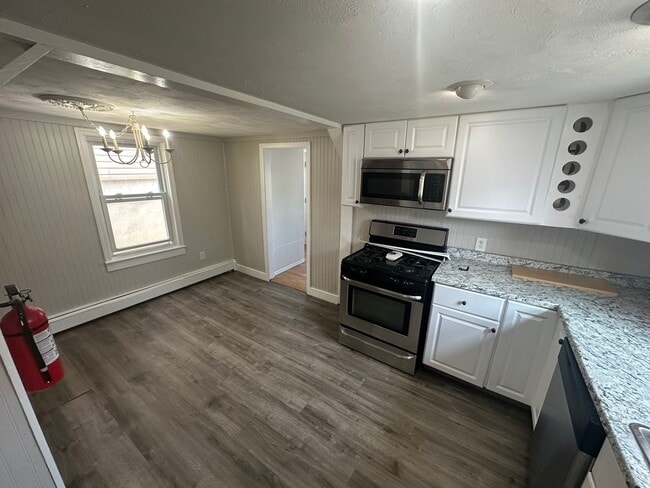 Building Photo - 15 Waterview Pl
