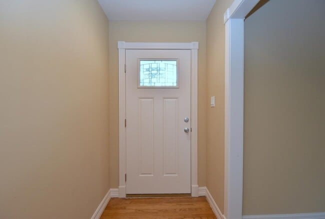 Building Photo - 9799 Pine Lake Dr