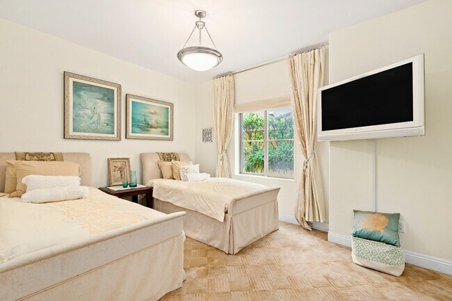 Foto del edificio - 10617 Eastborne Ave
