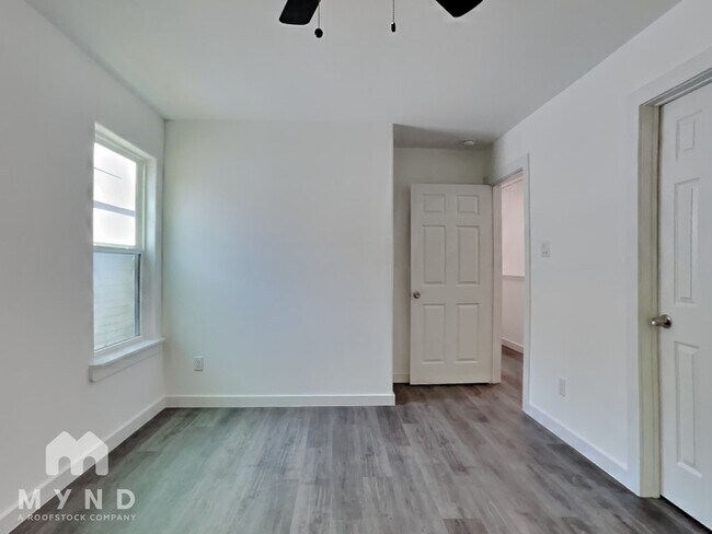 Foto del edificio - 7627 Sundown Dr