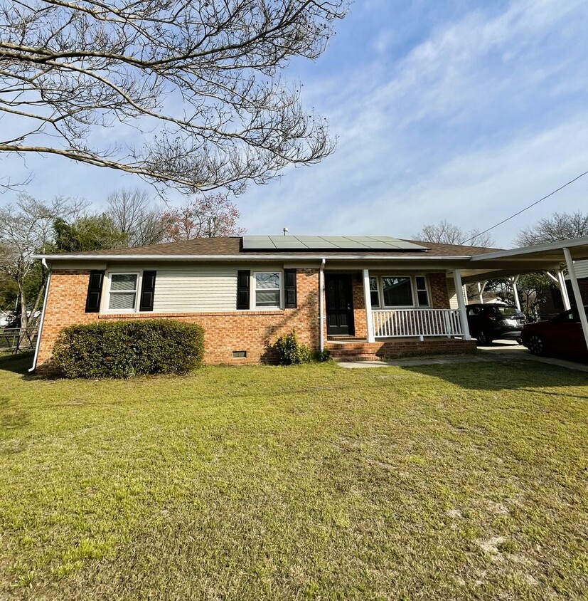 Primary Photo - 3 Bedroom 2 Bathroom- Pets Considered