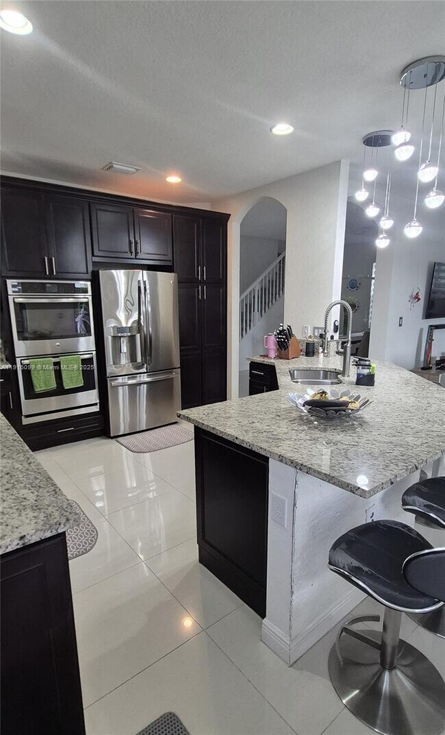 Foto del edificio - 8760 NW 102nd Ct