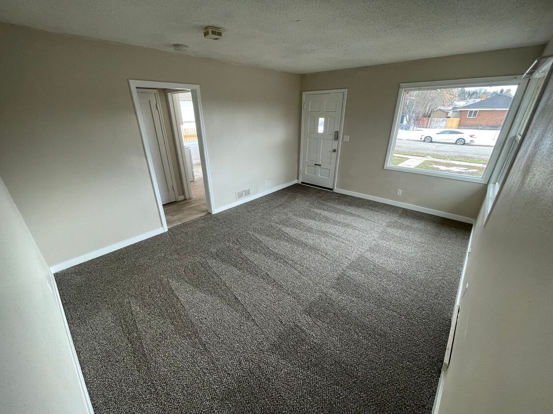 Primary Photo - Newly remodeled Two Bedroom//$1250 month;