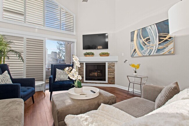 Foto del edificio - Fully Furnished 2-Bedroom Condo with Balcony – The Met, Woodland Hills