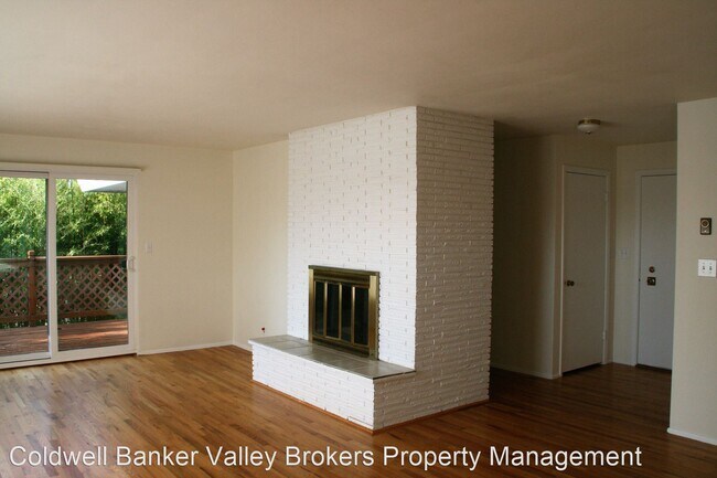 Building Photo - 4 br, 3 bath House - 715 NW Elizabeth Drive