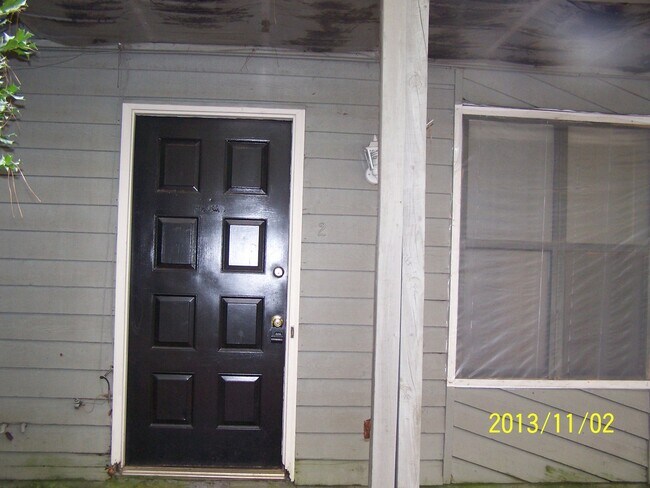 Building Photo - 2 Christie Ct SW