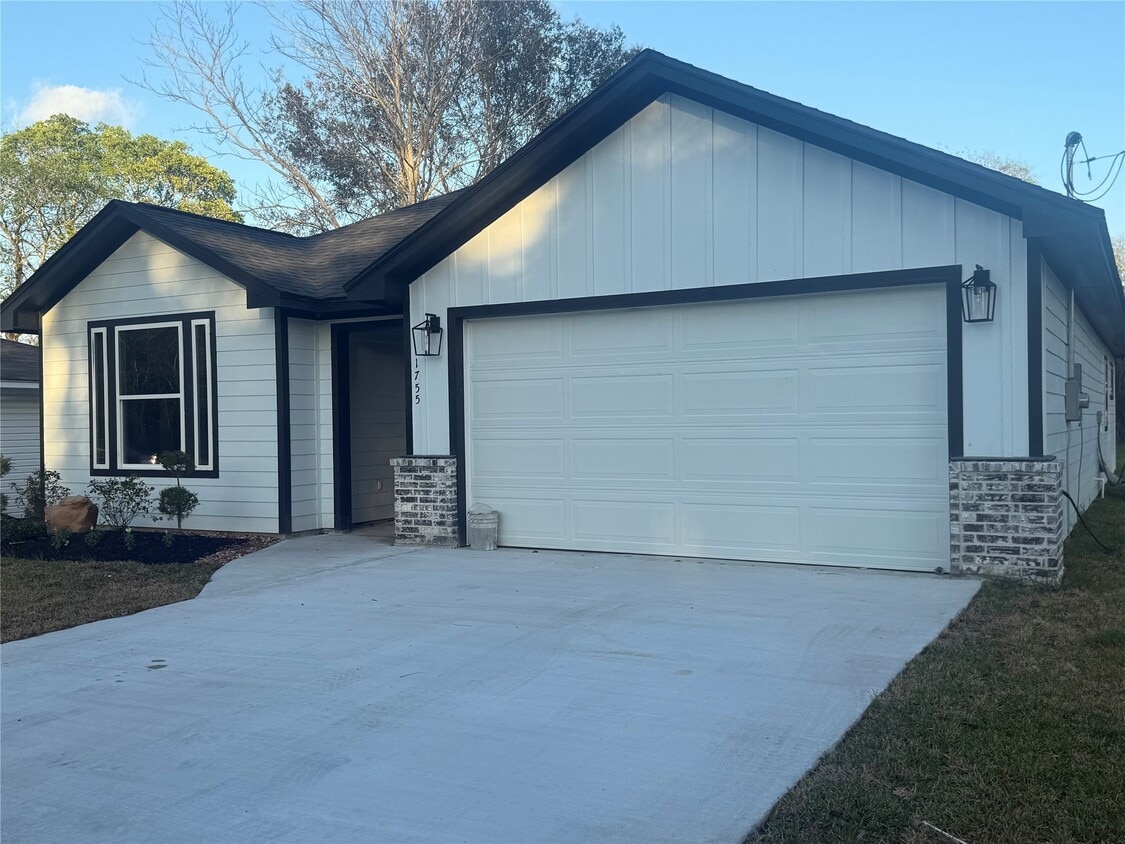 Foto principal - 1755 Amelia St