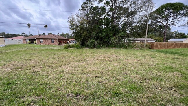 Foto del edificio - AVAILABLE NOW! BRAND NEW 3 BD/2BA Home in ...