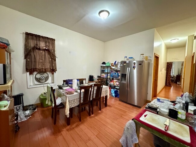 Building Photo - 3056 Perry Ave