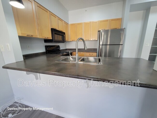Photo du bâtiment - 4245-4139 139 Ave NW
