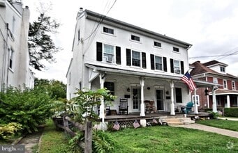 Building Photo - 19 E Germantown Pike