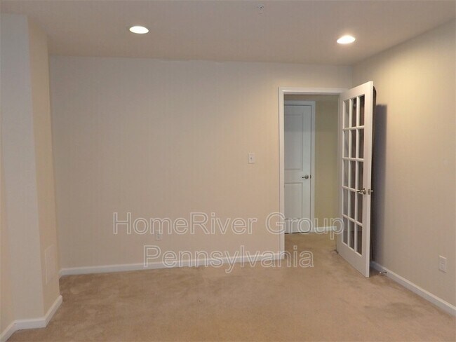 Building Photo - 105 Maple Ridge Ct