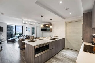 Building Photo - 801 S Miami Ave