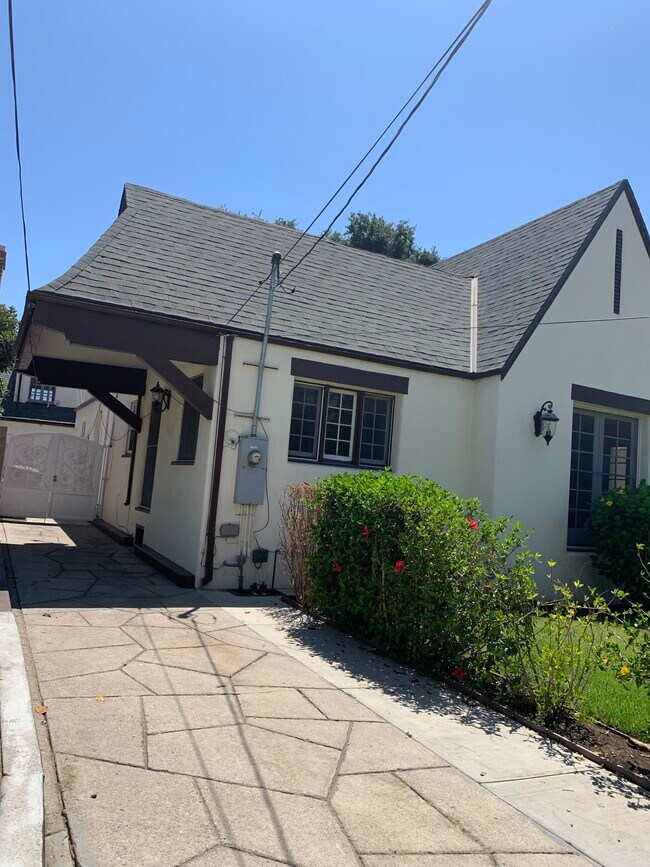 Building Photo - 1908 Eden Ave