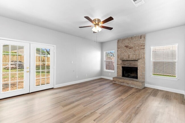 Living room - 1207 York Castle Dr