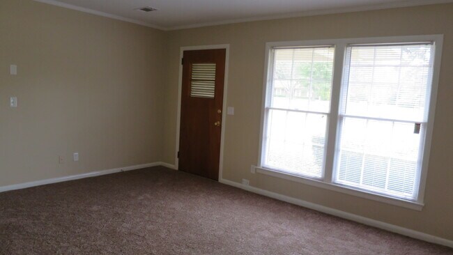 Building Photo - 1509 Elba Hwy