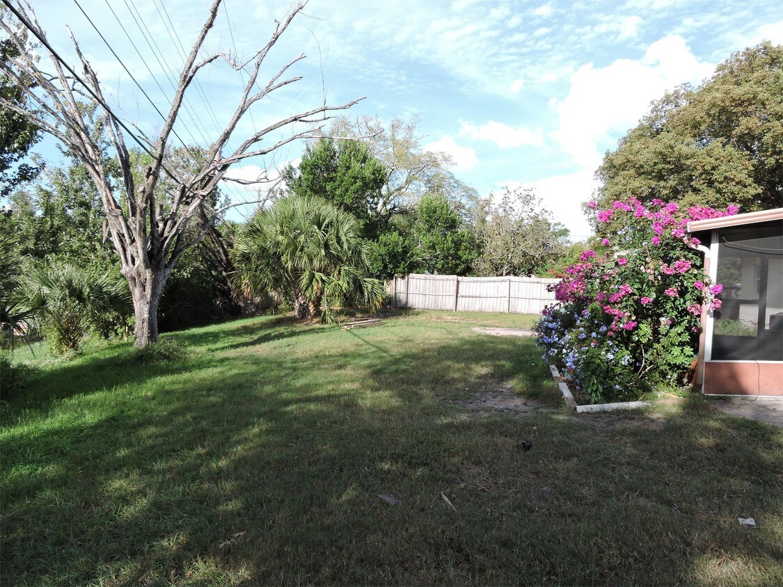 Foto del edificio - 6402 Vergil Ln