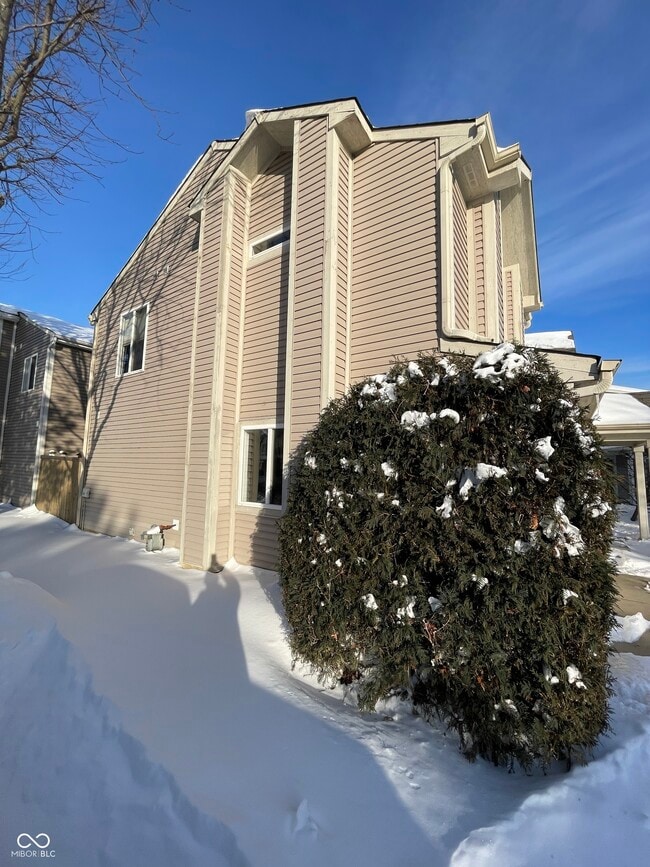 Building Photo - 612 Scotch Pine Dr