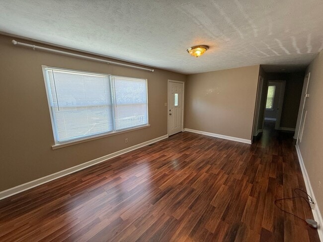 Foto del edificio - 3 Bedroom 1 bath house in Morristown, TN