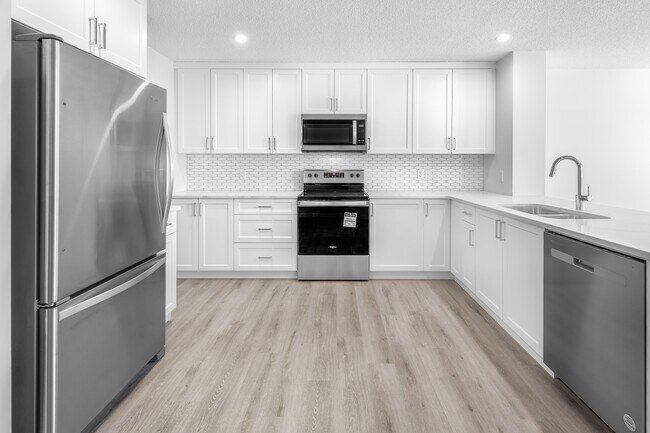 Building Photo - 1447 Cherniak Way SW