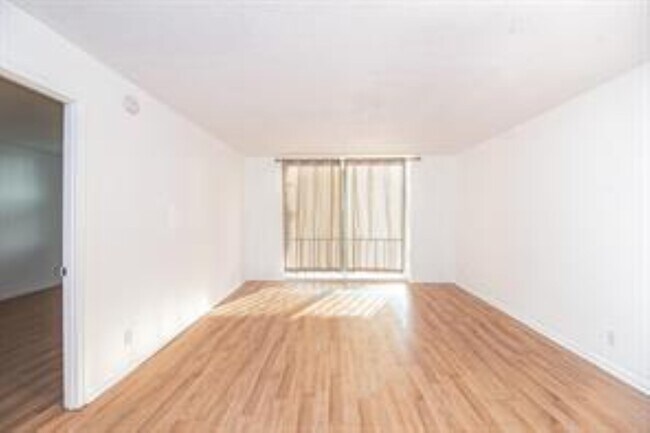 Foto del edificio - 1800 N Andrews Ave