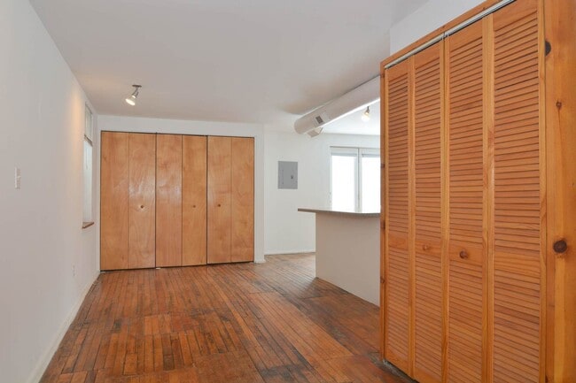 Building Photo - 2021 S Ruble St