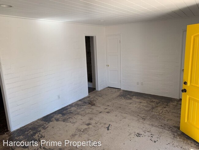 Building Photo - 6095 Lupine Ave