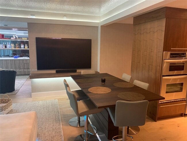 Foto del edificio - 9401 Collins Ave