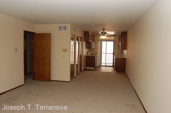 Building Photo - 536 E Cypress Ave