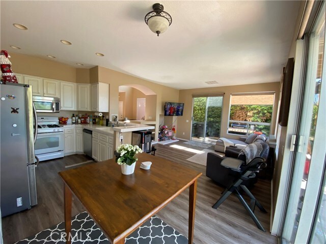 Foto del edificio - 24588 Sunshine Dr