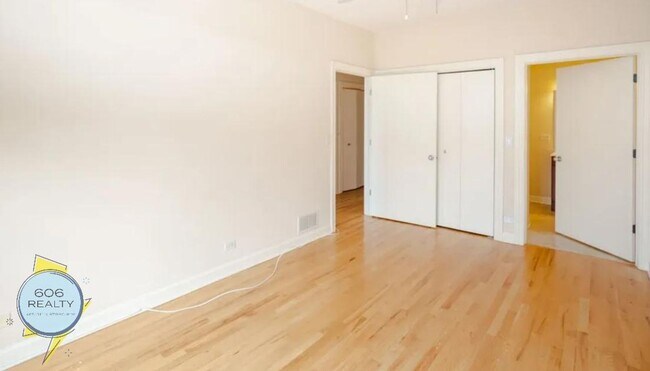 Foto del edificio - 3349 N Clark St