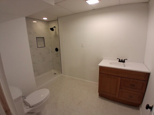 Foto del edificio - 1610 Maple Ave