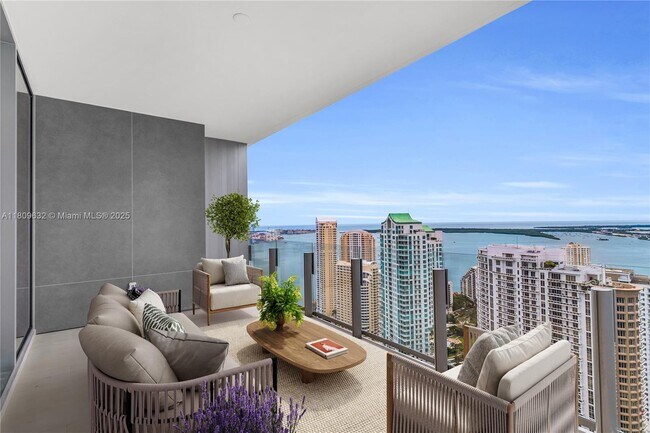 Building Photo - 300 Biscayne Blvd Way