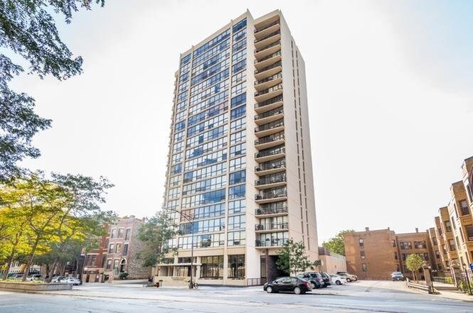 Unique 2 bedroom 1 bath condo with private t - 1540 N LaSalle Dr
