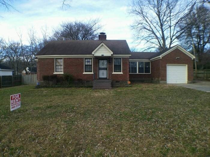 Primary Photo - Frayser Home with Large Backyard!