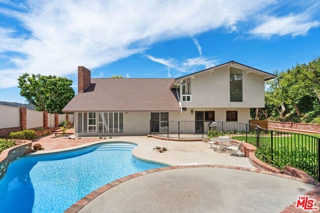Foto del edificio - 2276 Westridge Rd
