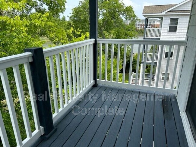 Foto del edificio - 5005 Killam Ave