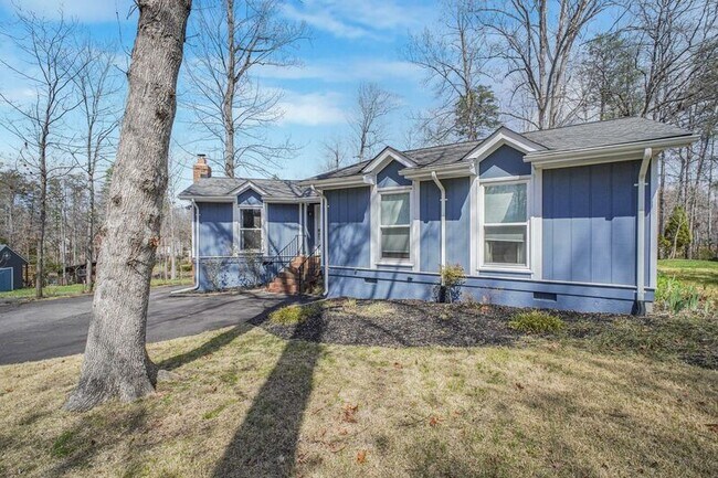 Foto del edificio - 306 Happy Creek Rd