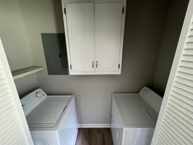 Foto del edificio - 307 Woodsong Dr