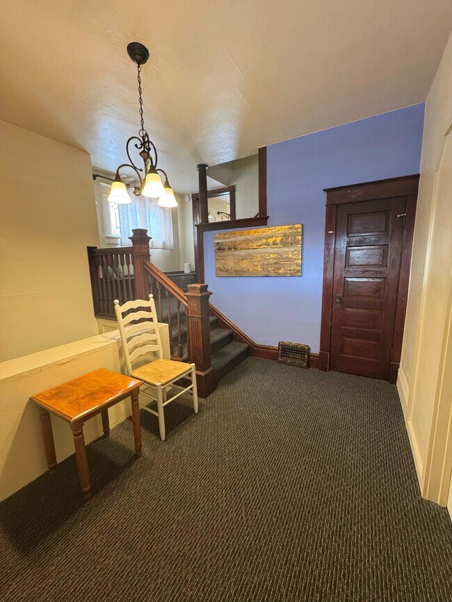 Foto del edificio - 1107 E Augusta Ave