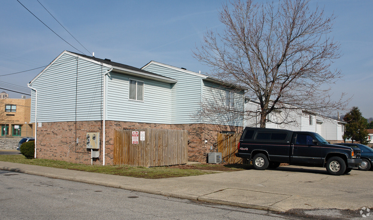Building Photo - 401-419 Clay St