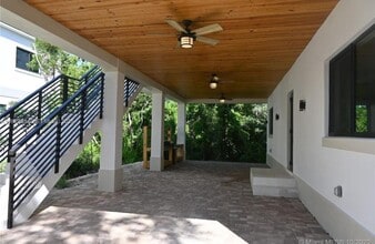 Building Photo - 14 Coral Dr